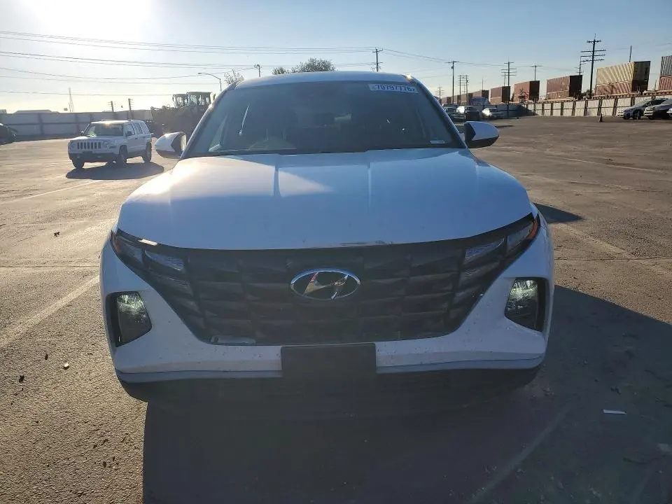 2023 HYUNDAI TUCSON SE  