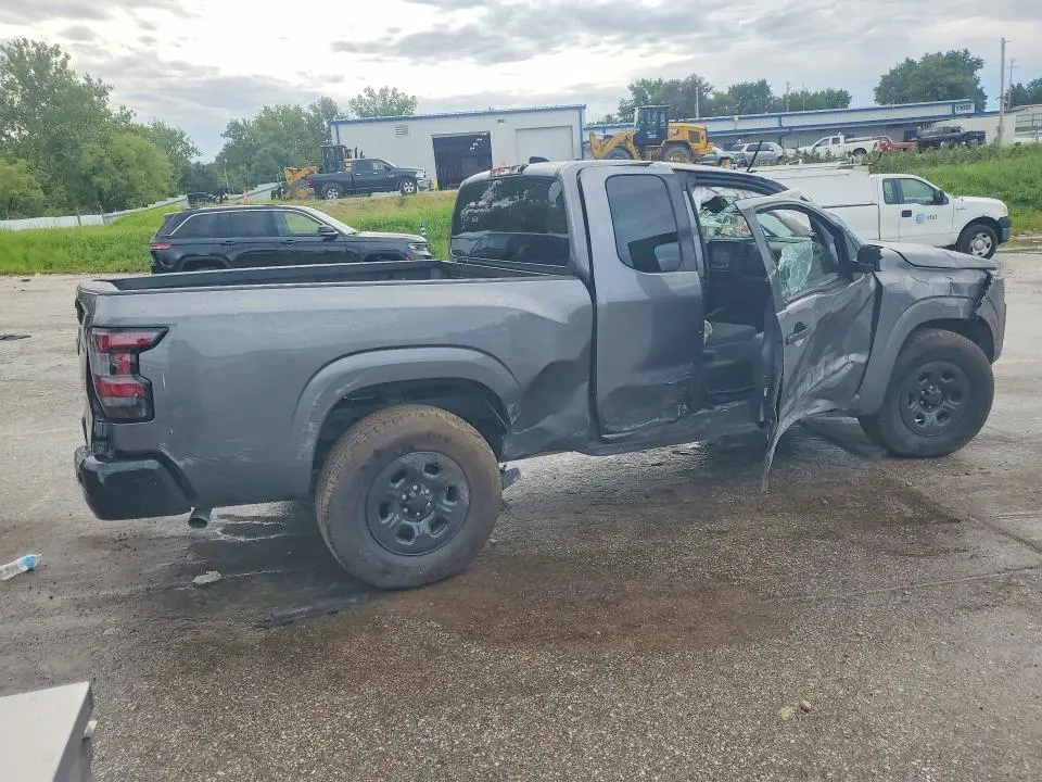 2022 NISSAN FRONTIER S  