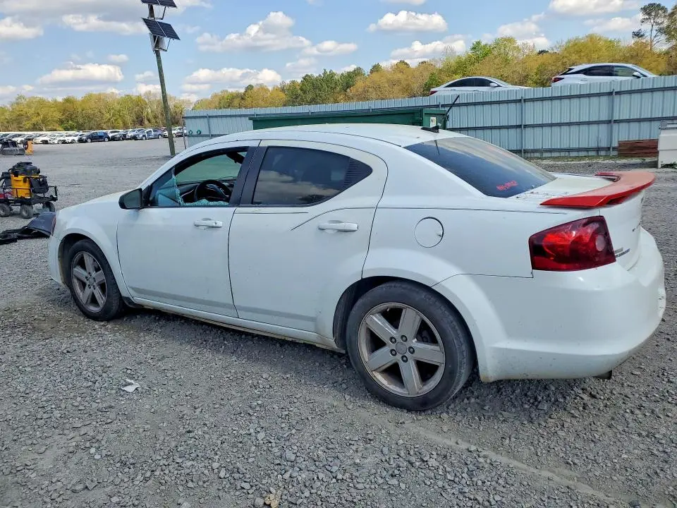 2013 DODGE AVENGER SE  