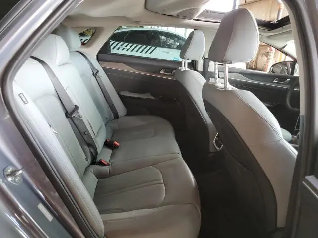 2022 KIA K5 EX  