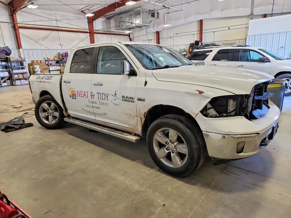 2015 RAM 1500 SLT  