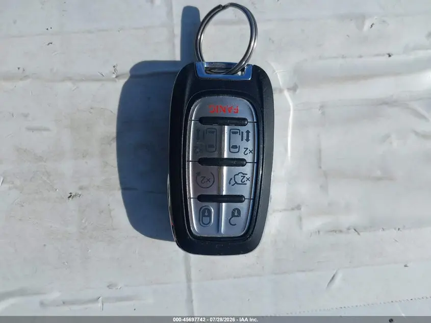 2021 CHRYSLER VOYAGER LXI