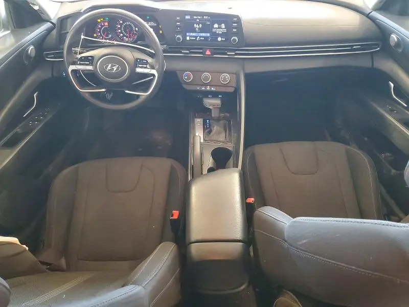 2021 HYUNDAI ELANTRA SE  