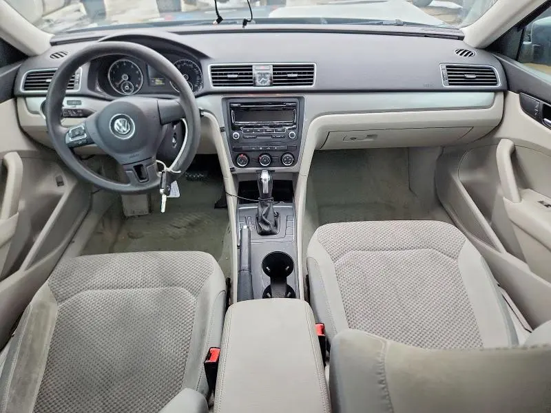 2015 VOLKSWAGEN PASSAT S  