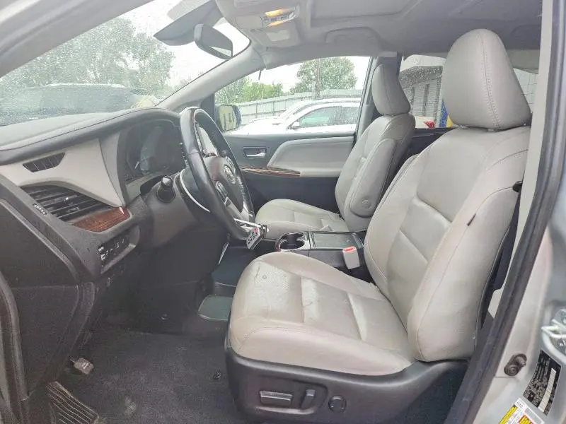 2019 TOYOTA SIENNA LIMITED PREMIUM 7-PASSENGER  