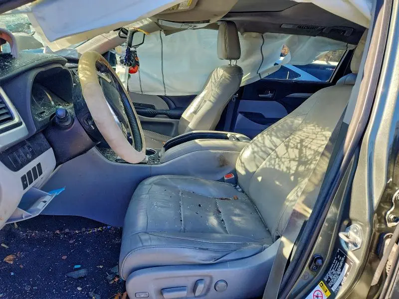 2015 TOYOTA HIGHLANDER XLE  