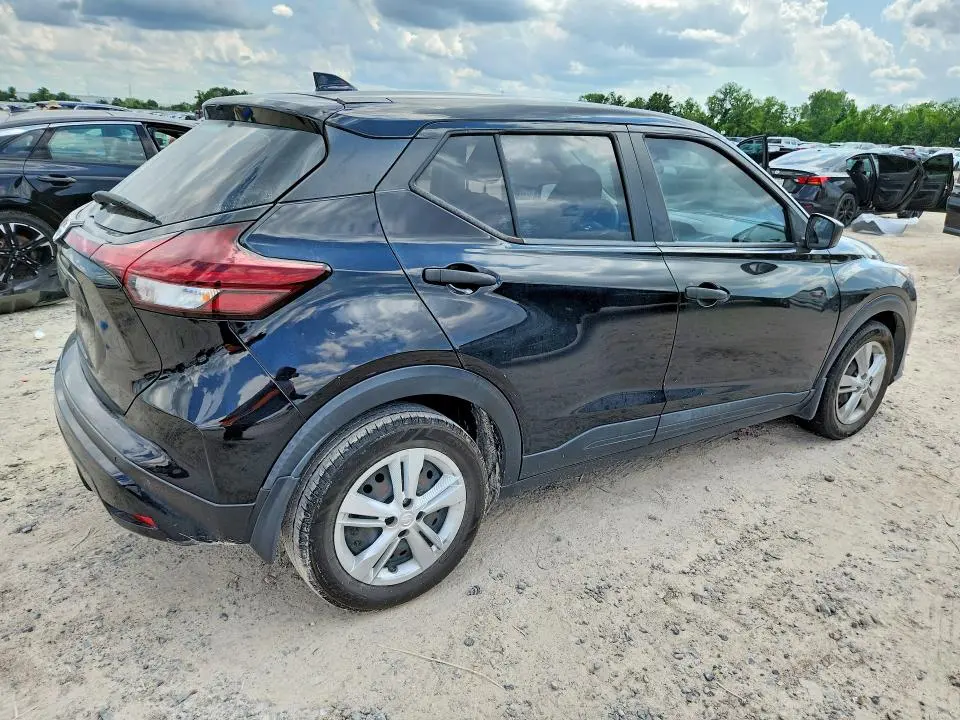 2021 NISSAN KICKS S  