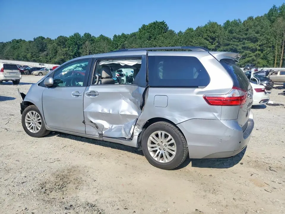 2017 TOYOTA SIENNA XLE PREMIUM 8-PASSENGER  