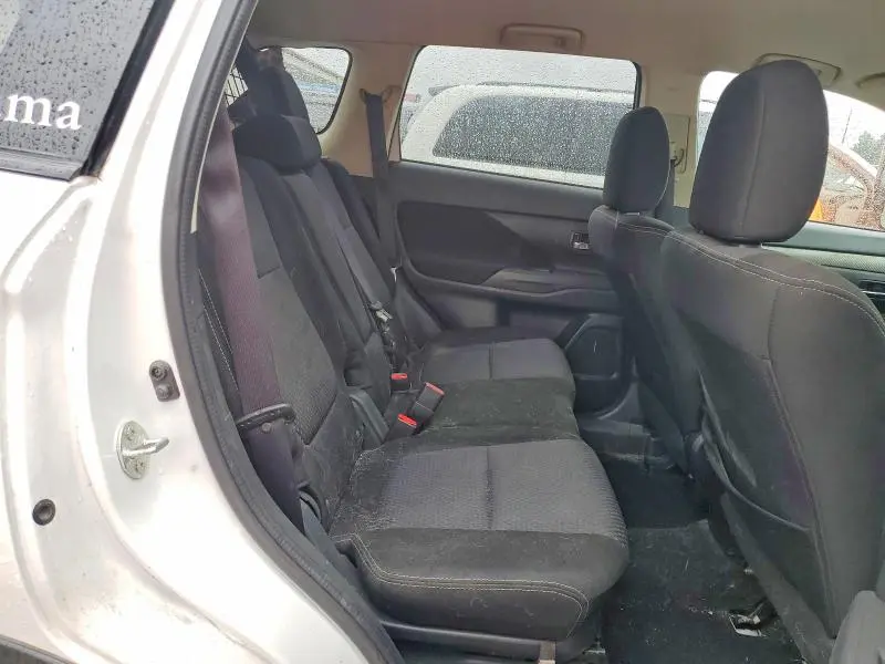 2016 MITSUBISHI OUTLANDER SE  