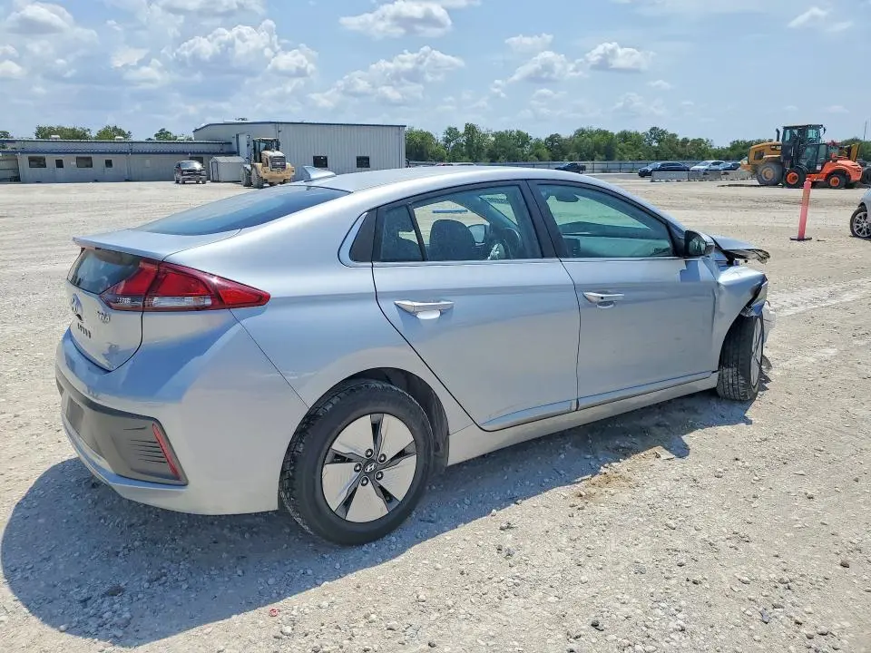 2022 HYUNDAI IONIQ SE  