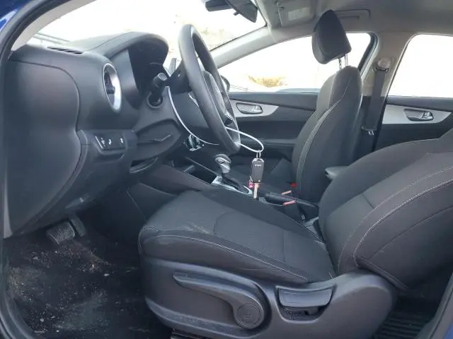 2023 KIA FORTE LX  