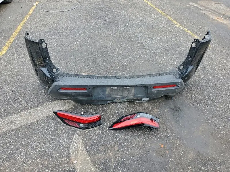 2023 NISSAN PATHFINDER SV  