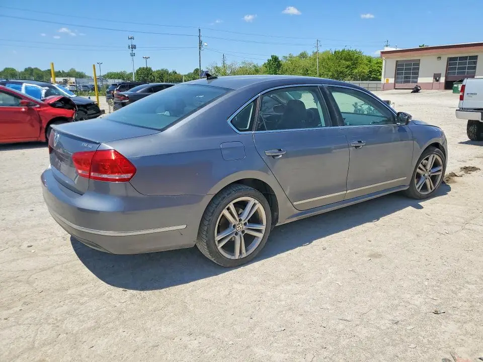 2015 VOLKSWAGEN PASSAT SE  