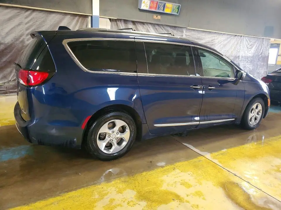 2018 CHRYSLER PACIFICA HYBRID LIMITED  