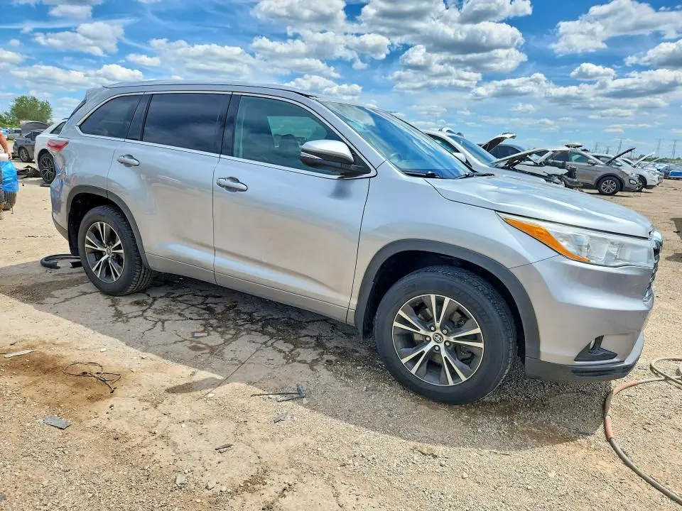 2016 TOYOTA HIGHLANDER XLE  