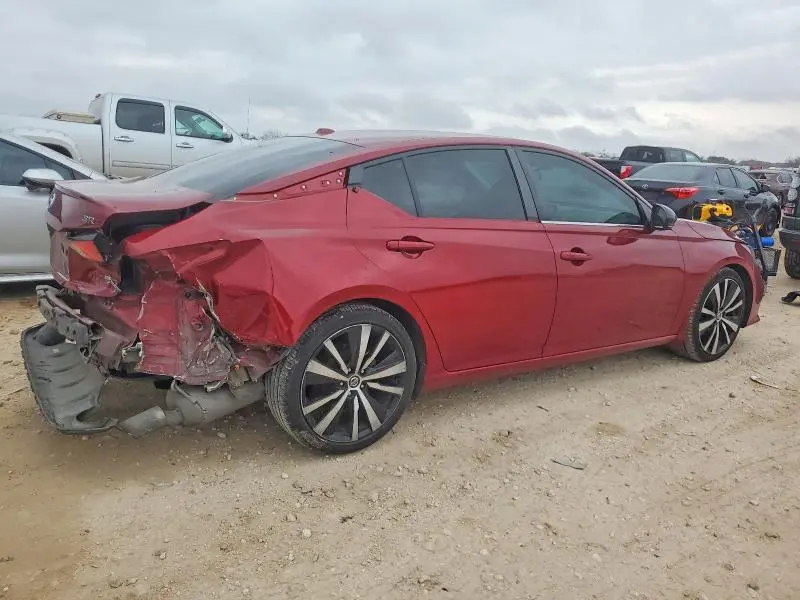 2022 NISSAN ALTIMA SR  