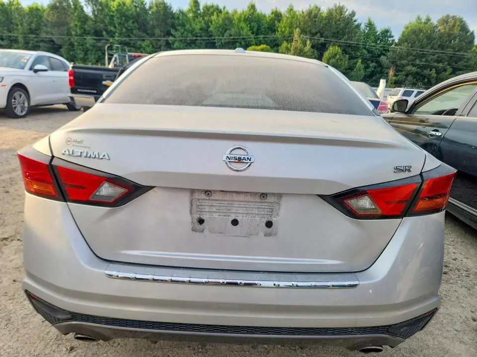 2019 NISSAN ALTIMA SR  