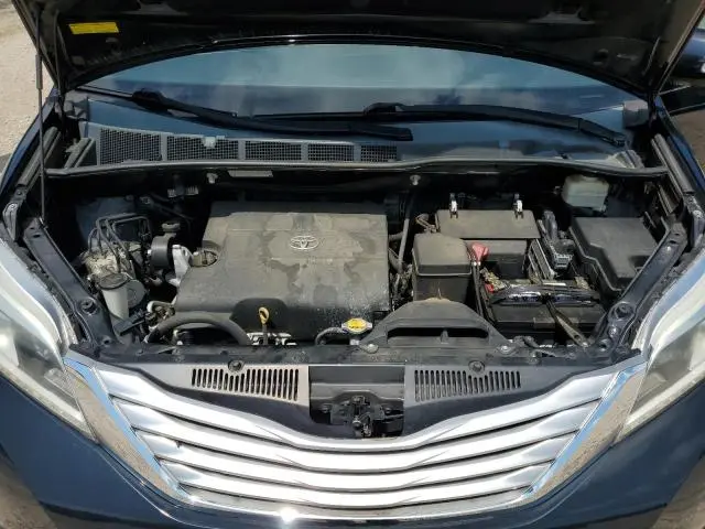 2015 TOYOTA SIENNA XLE  
