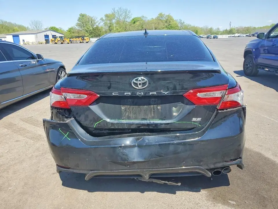 2020 TOYOTA CAMRY SE  