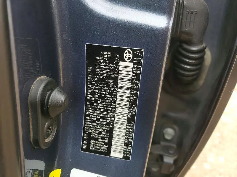 2015 TOYOTA COROLLA LE  