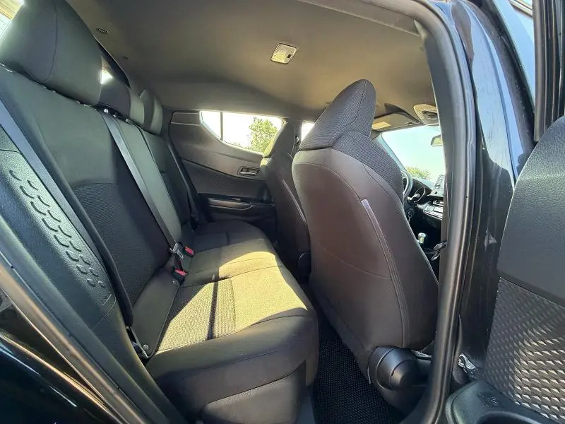 2019 TOYOTA C-HR LE  