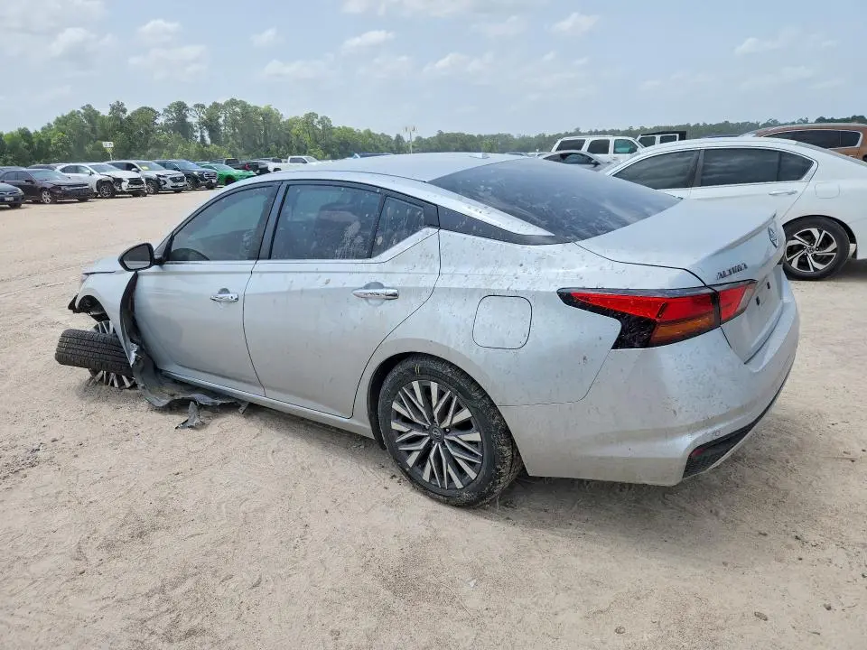 2024 NISSAN ALTIMA SV  