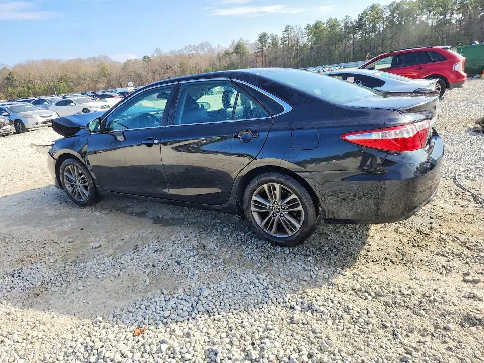 2015 TOYOTA CAMRY SE  
