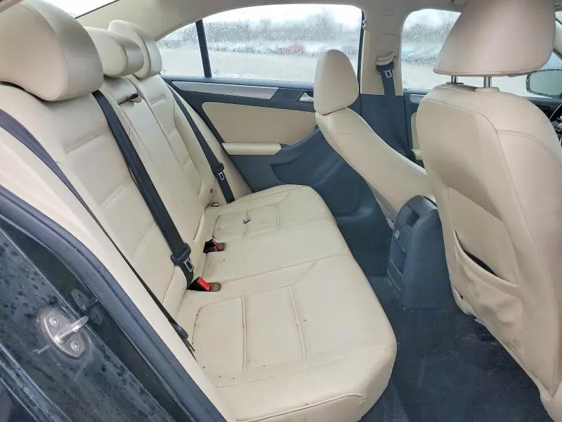 2018 VOLKSWAGEN JETTA SE  