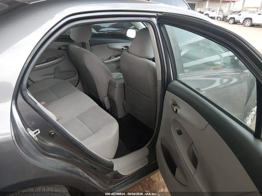 2013 TOYOTA COROLLA LE