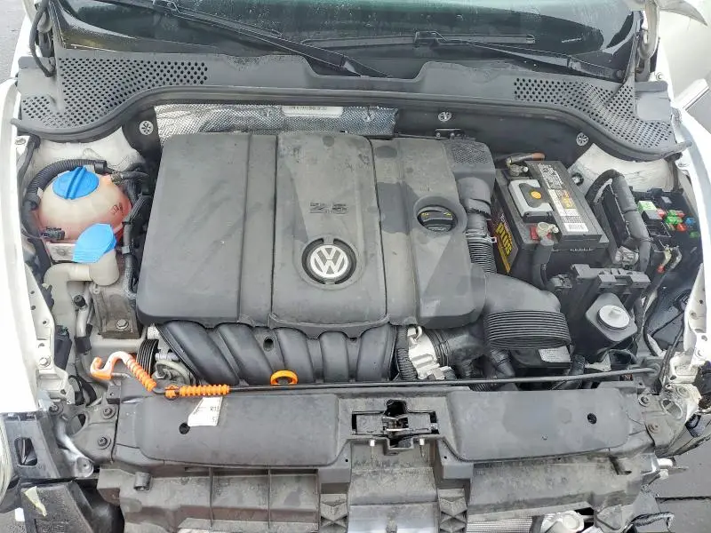 2013 VOLKSWAGEN BEETLE   