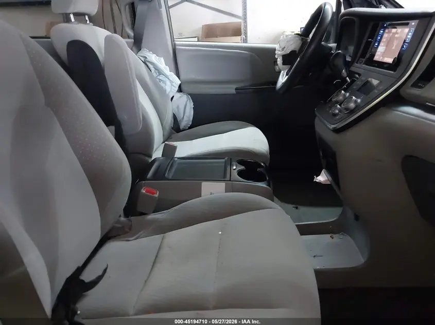 2017 TOYOTA SIENNA LE 8 PASSENGER