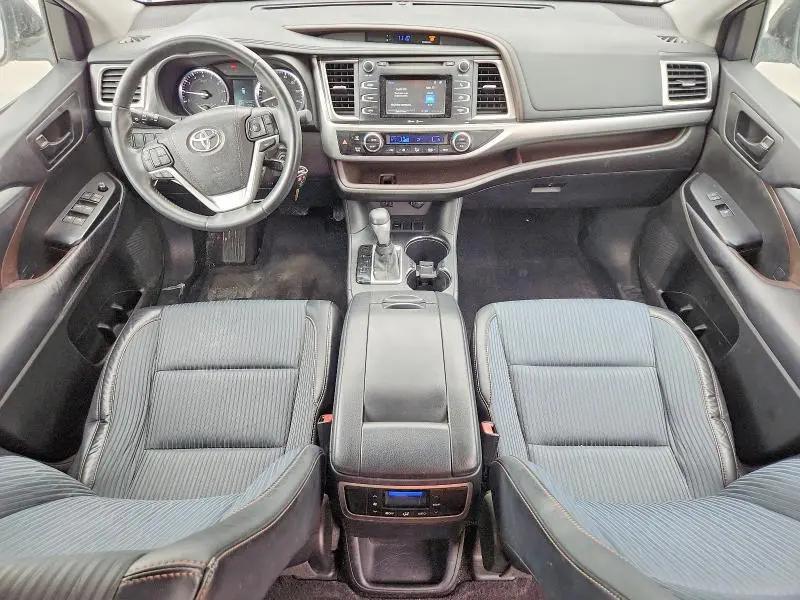 2015 TOYOTA HIGHLANDER LE PLUS  