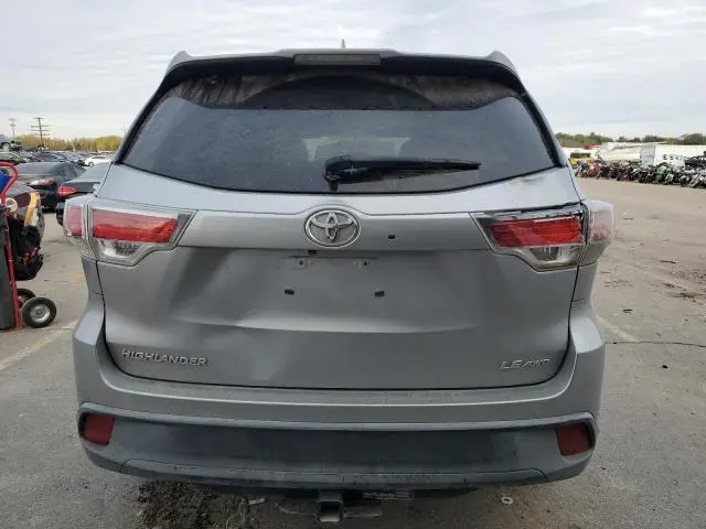 2016 TOYOTA HIGHLANDER LE  