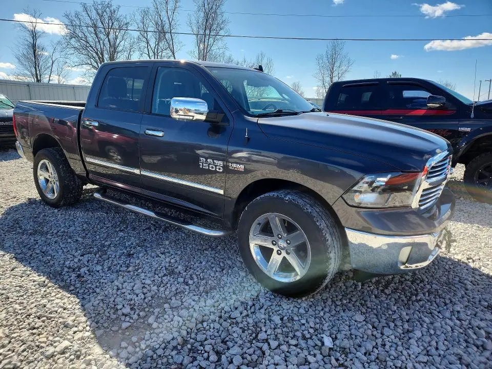 2017 RAM 1500 SLT  