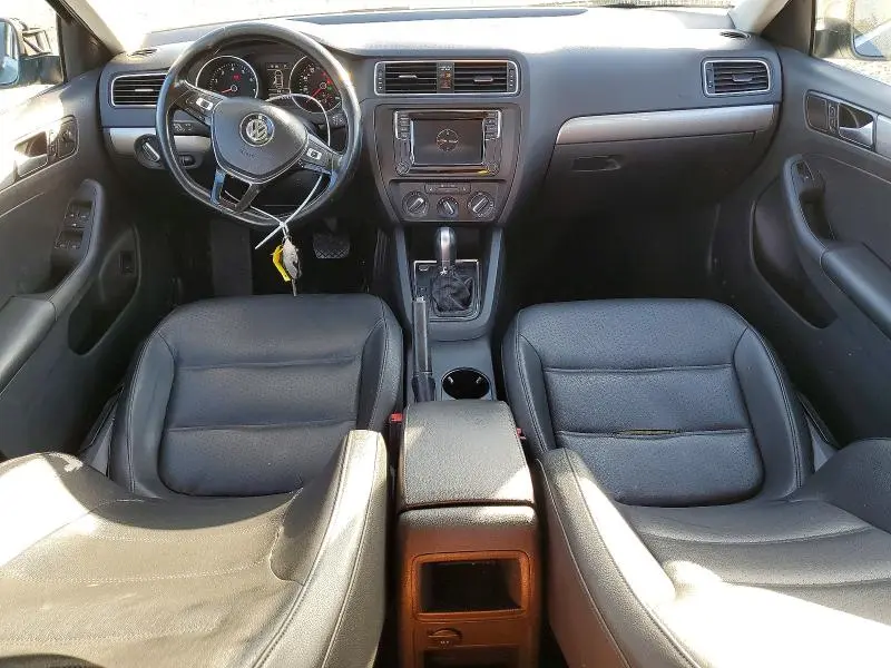 2017 VOLKSWAGEN JETTA SE  