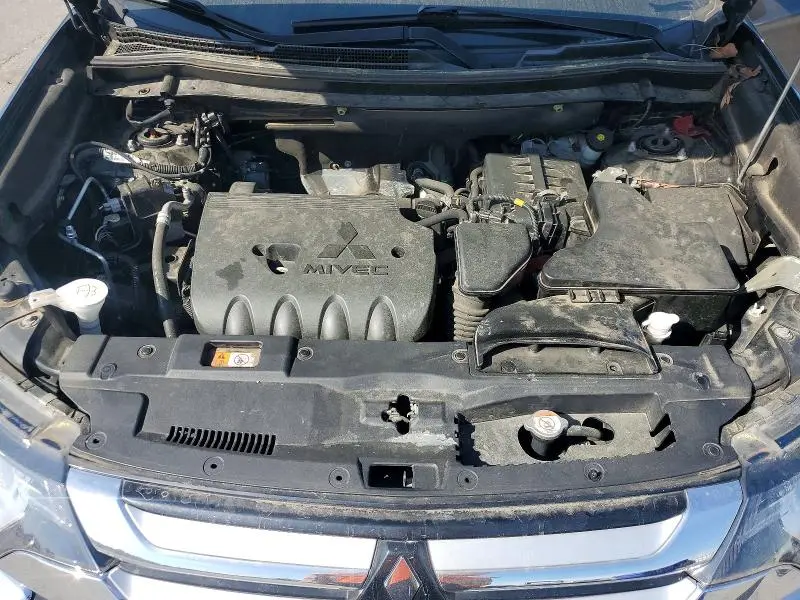 2018 MITSUBISHI OUTLANDER SE  