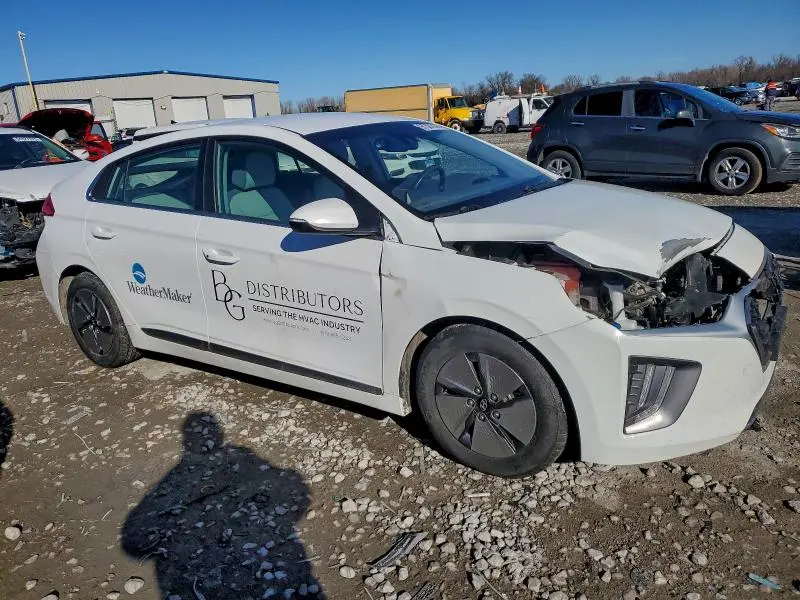 2022 HYUNDAI IONIQ SE  