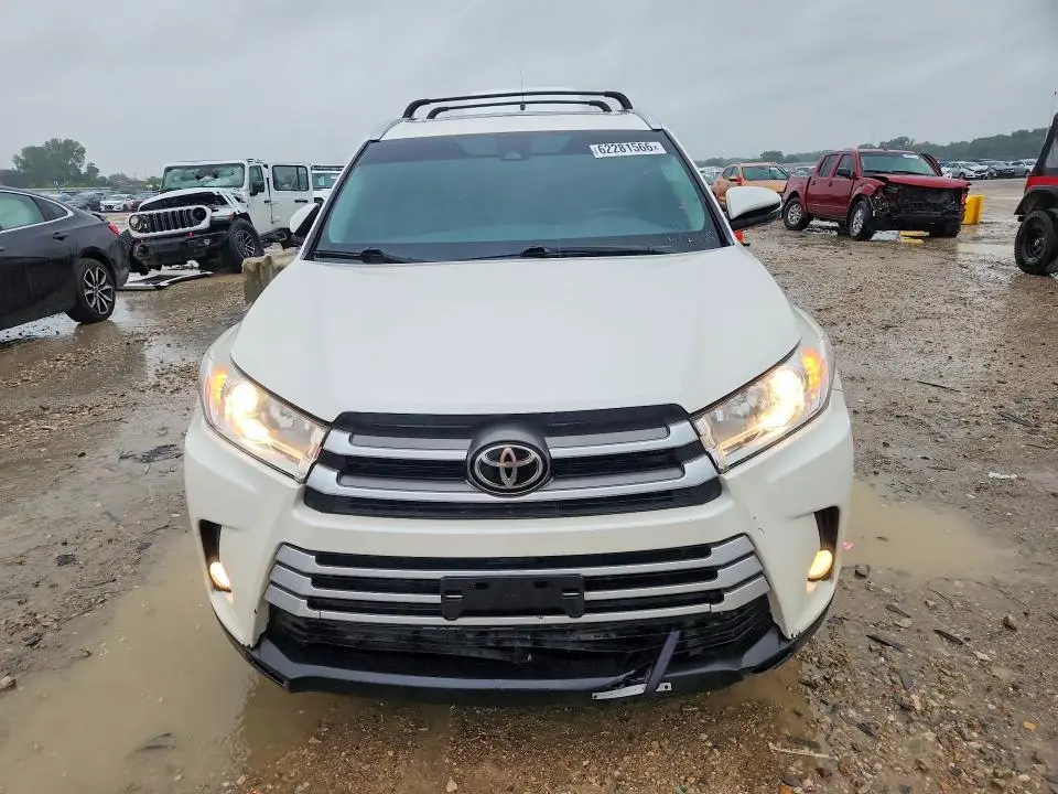 2019 TOYOTA HIGHLANDER XLE  