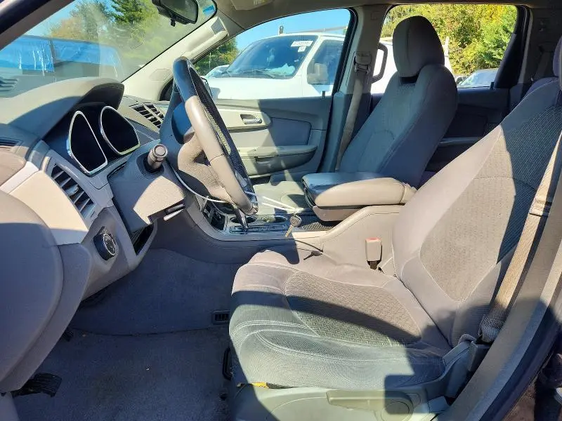 2011 CHEVROLET TRAVERSE LS  