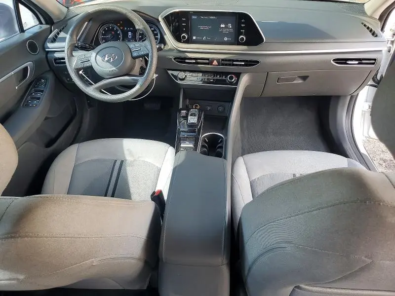 2022 HYUNDAI SONATA SE  