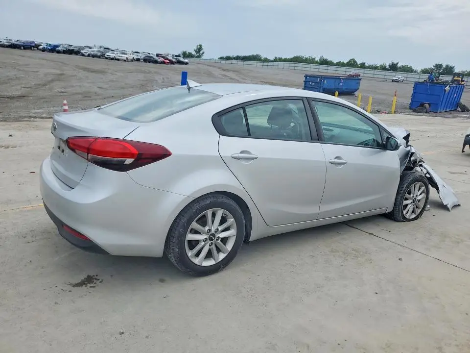 2017 KIA FORTE LX  