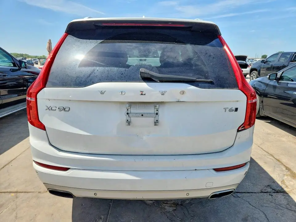 2018 VOLVO XC90 T6  
