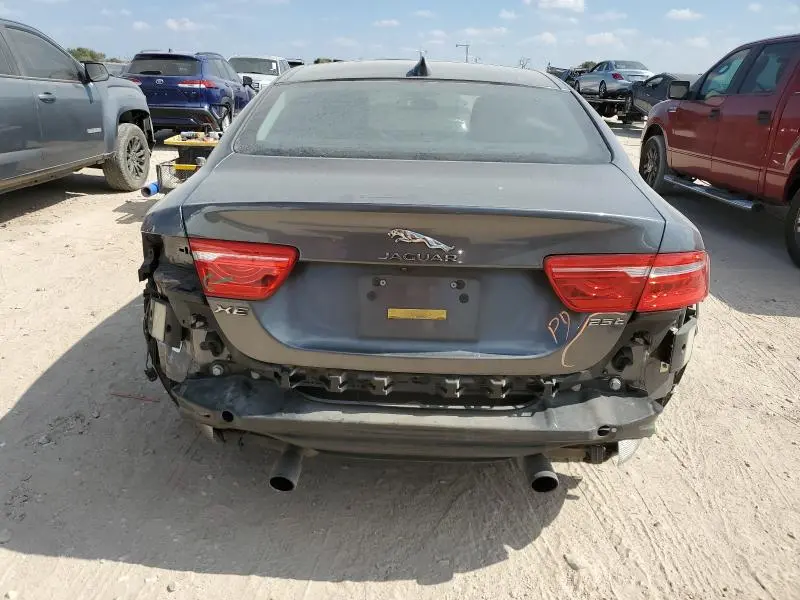 2017 JAGUAR XE PREMIUM  