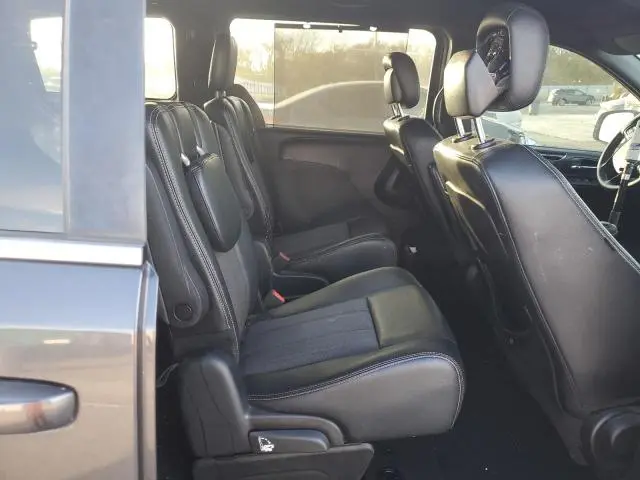 2015 CHRYSLER TOWN & COUNTRY S  