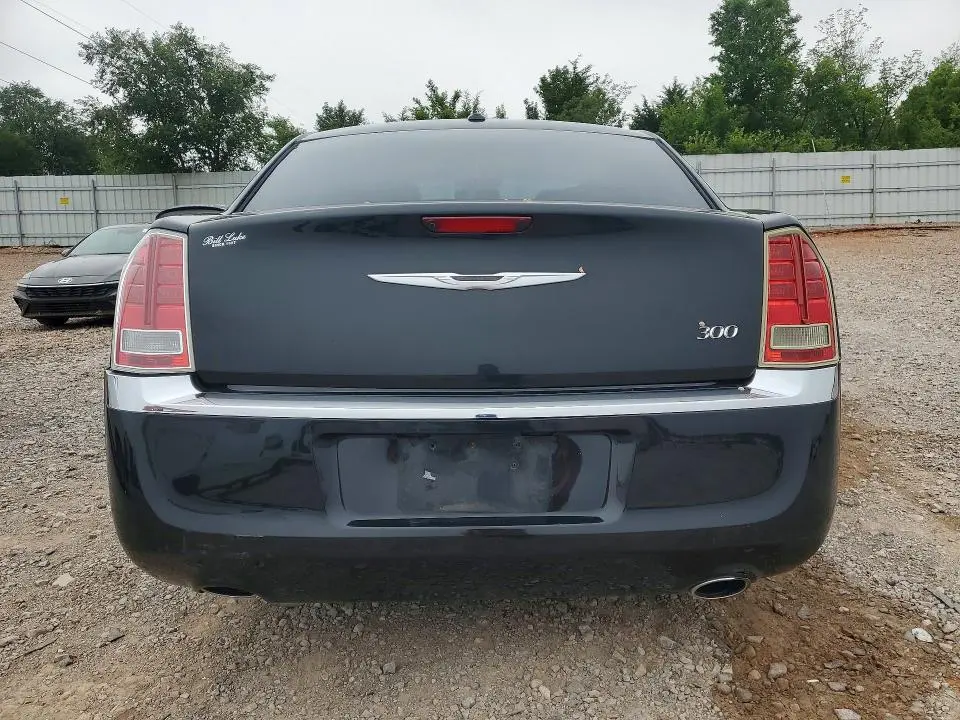 2011 CHRYSLER 300 LIMITED  