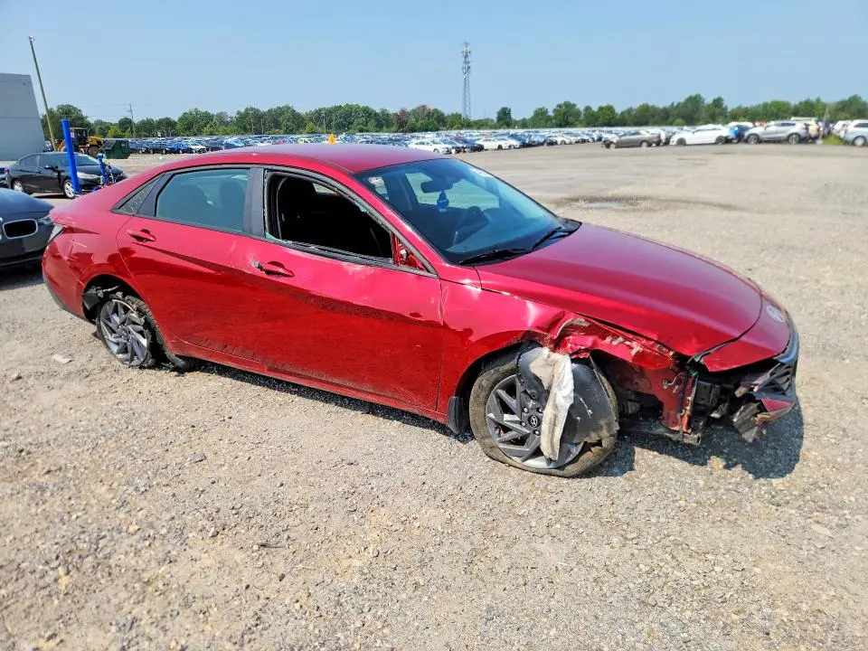 2024 HYUNDAI ELANTRA SEL  