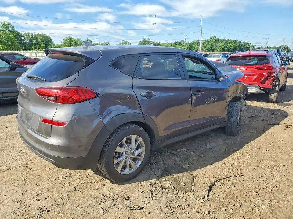 2021 HYUNDAI TUCSON SE  