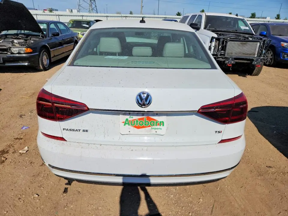 2018 VOLKSWAGEN PASSAT SE  