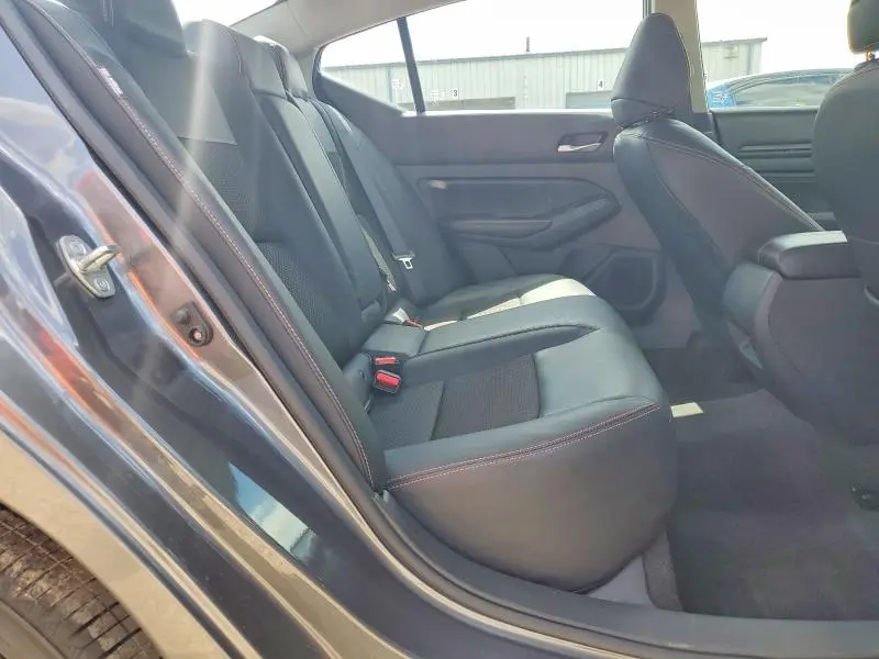 2022 NISSAN ALTIMA SR  