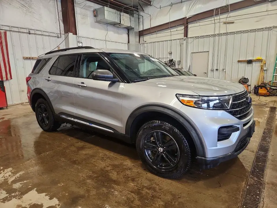 2021 FORD EXPLORER XLT  